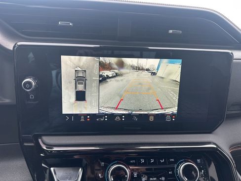 Used 2024 GMC Sierra 1500 AT4 w/ Technology Package image 18