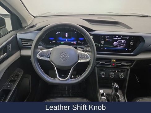 Used 2022 Volkswagen Taos SE w/ Panoramic Sunroof Package image 29