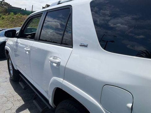 Used 2018 Toyota 4Runner SR5 RWD image 92