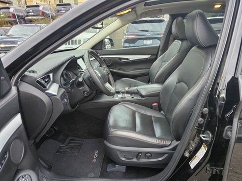 Used 2019 INFINITI QX50 Essential image 19