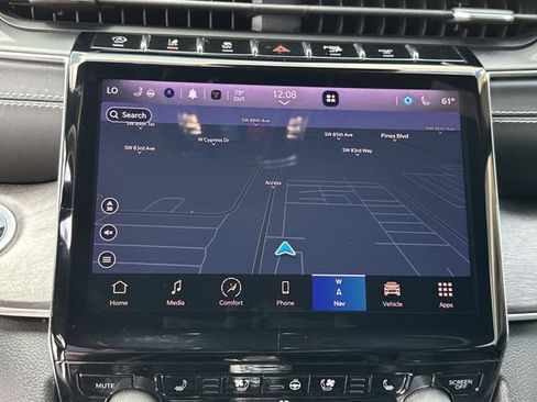 Used 2022 Jeep Grand Cherokee L Overland image 9