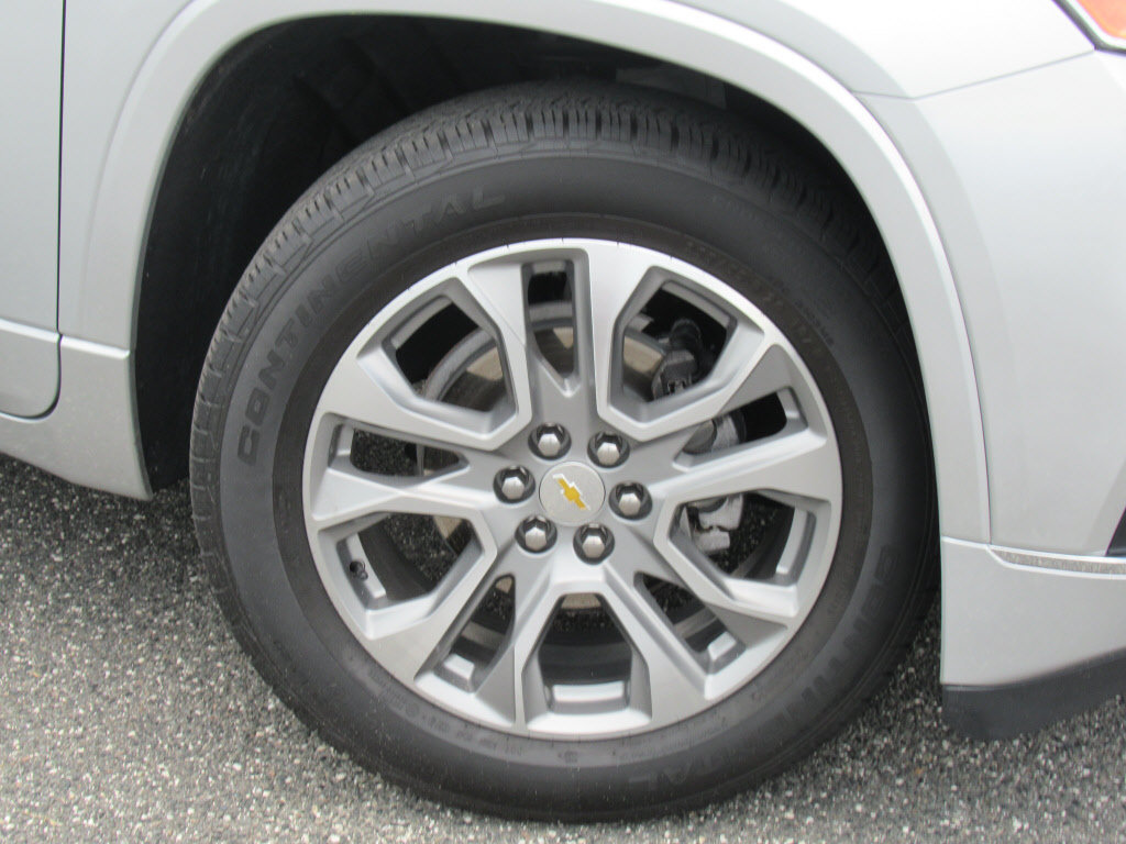 Used 2020 Chevrolet Traverse Premier FWD image 3