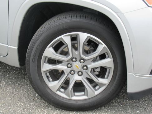 Used 2020 Chevrolet Traverse Premier image 3