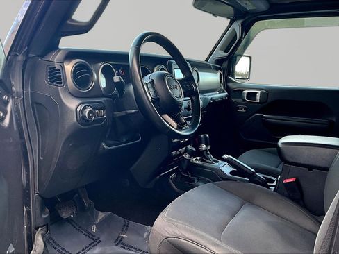 Used 2018 Jeep Wrangler Unlimited Sport S image 17
