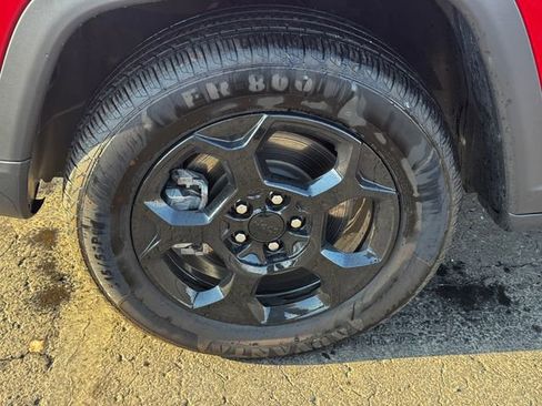 Used 2023 Jeep Compass Trailhawk image 10