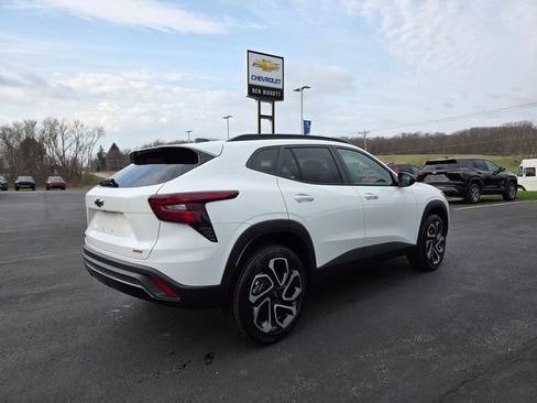 New 2026 Chevrolet Trax RS FWD image 4
