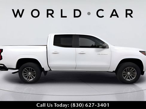 Used 2024 Chevrolet Colorado LT w/ LT Convenience Package image 12
