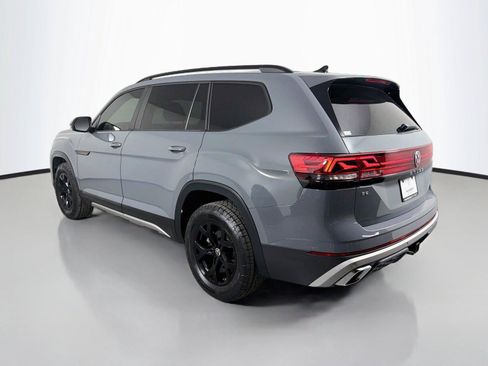 Used 2024 Volkswagen Atlas Peak Edition SE AWD/4WD image 7
