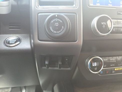 Used 2020 Ford Expedition Platinum image 23