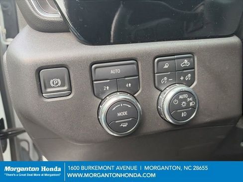 Used 2025 GMC Sierra 1500 SLT AWD/4WD image 18