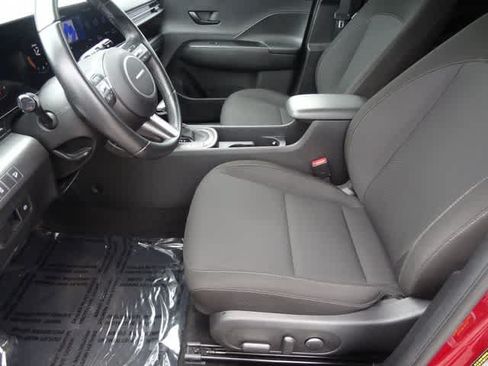 Used 2024 Hyundai Kona SEL AWD/4WD image 6