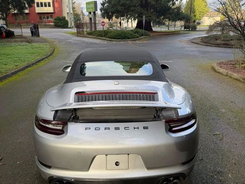 Used 2017 Porsche 911 Carrera image 4
