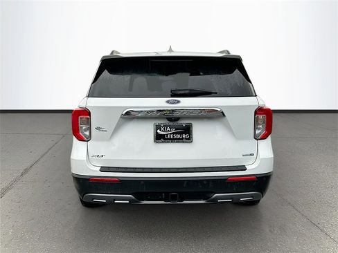 Used 2020 Ford Explorer XLT w/ Equipment Group 202A image 6