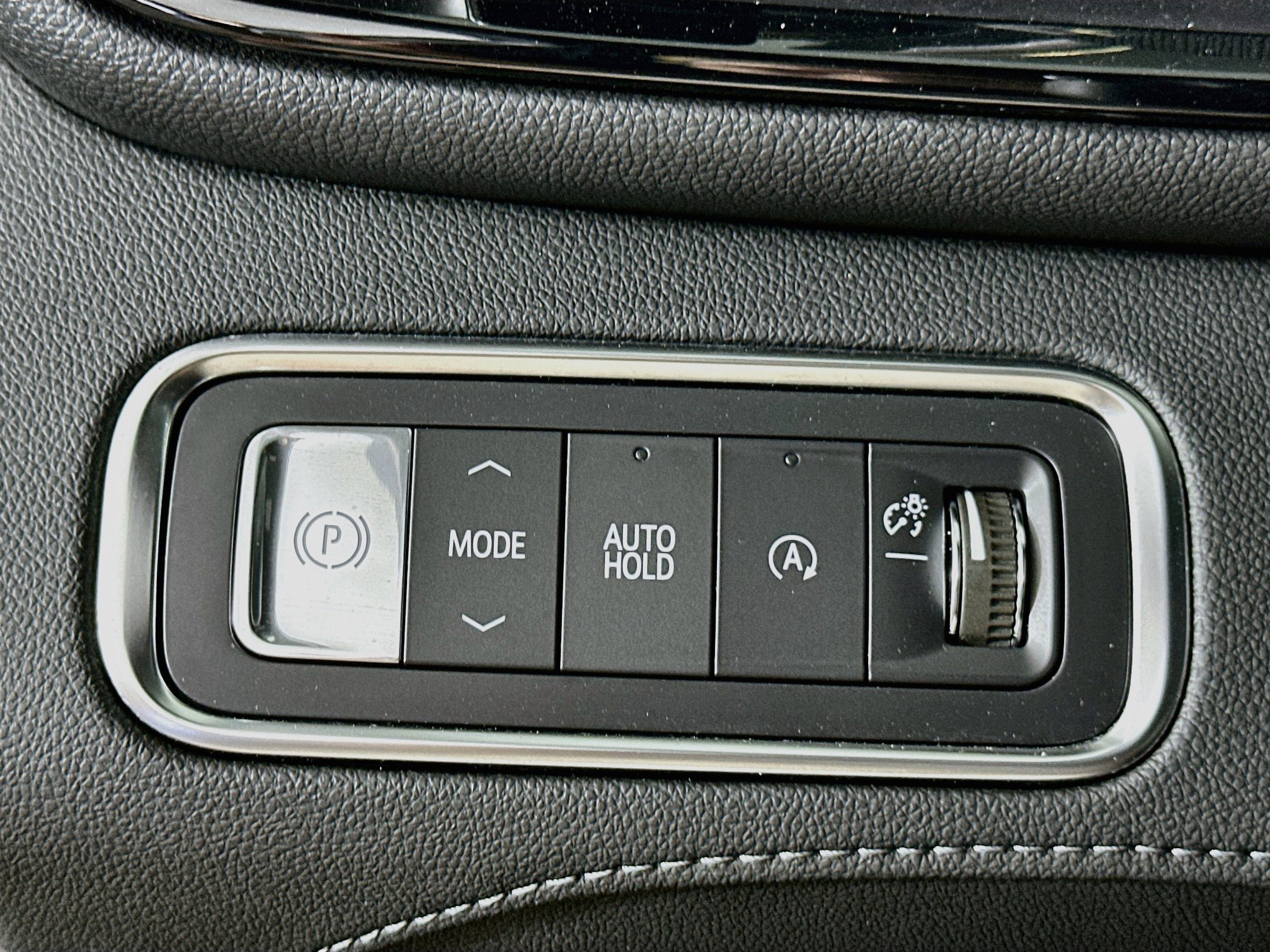 Used 2025 Buick Enclave Preferred FWD image 17