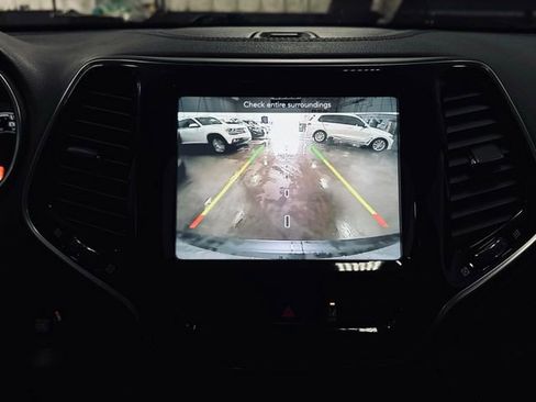 Used 2022 Jeep Cherokee Limited image 38