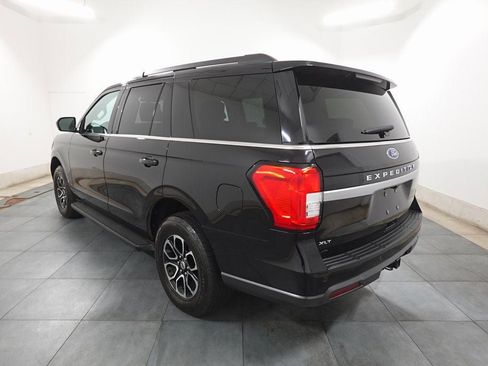 Used 2022 Ford Expedition XLT image 3