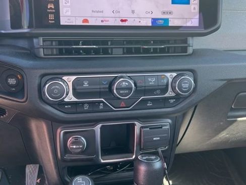 Used 2024 Jeep Wrangler Sport image 11