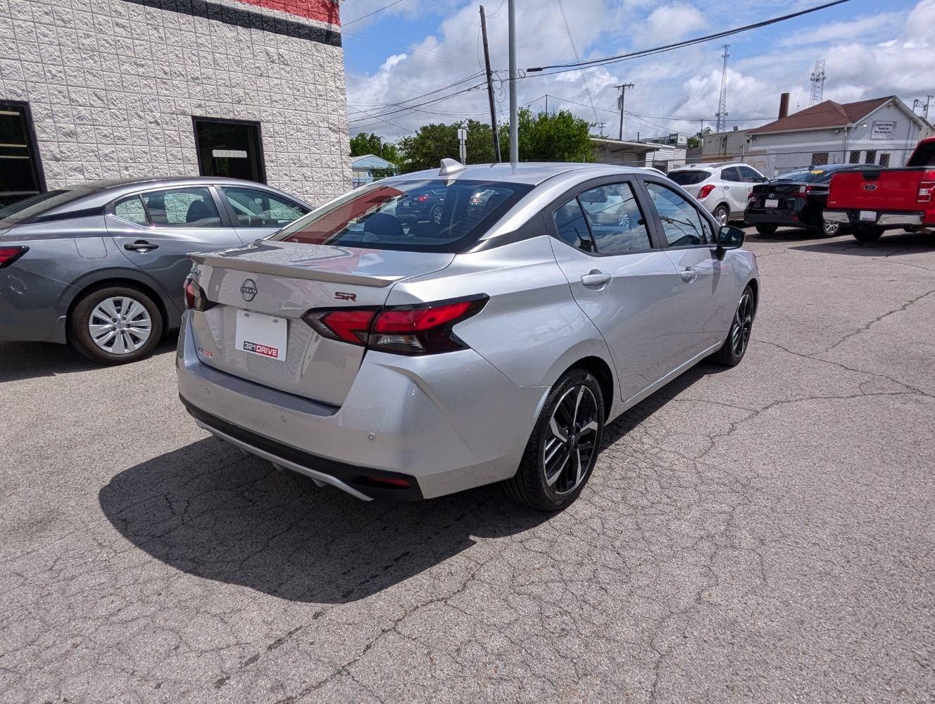 Used 2025 Nissan Versa SR w/ Trunk Package FWD image 6