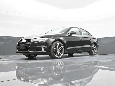 Used 2018 Audi A3 2.0T Premium image 34