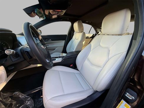 Used 2021 Cadillac CT4 Luxury w/ Sun And Sound Package image 2