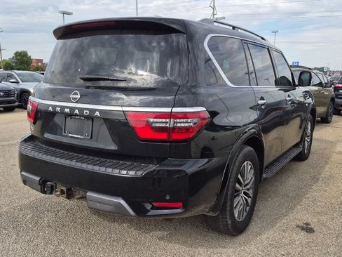 Used 2021 Nissan Armada SV w/ SV Appearance Package RWD image 2