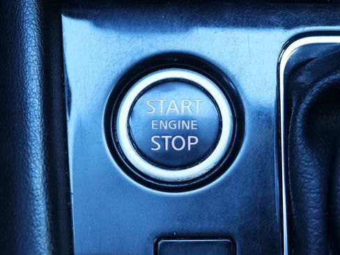 Used 2021 Nissan Kicks SV image 50