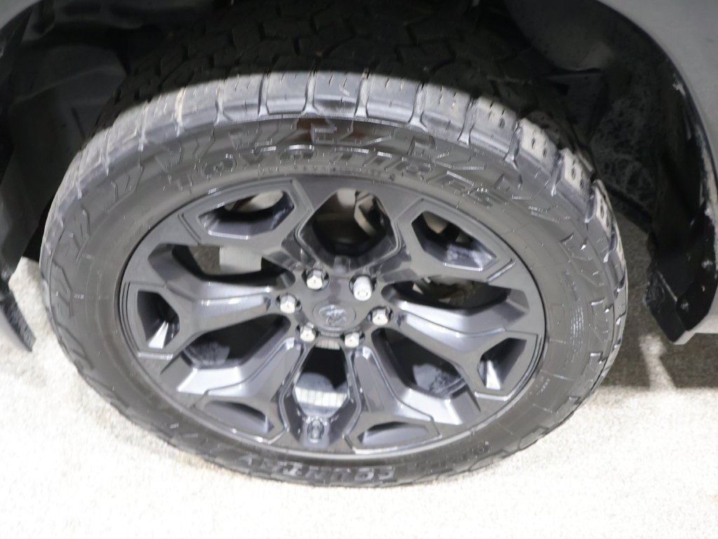 Used 2022 RAM 1500 Limited AWD/4WD image 9