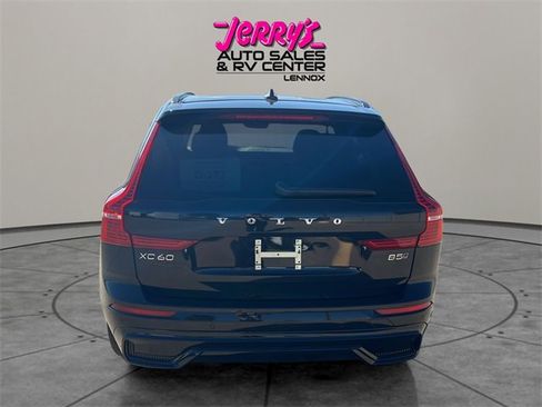 Used 2025 Volvo XC60 B5 Plus image 14