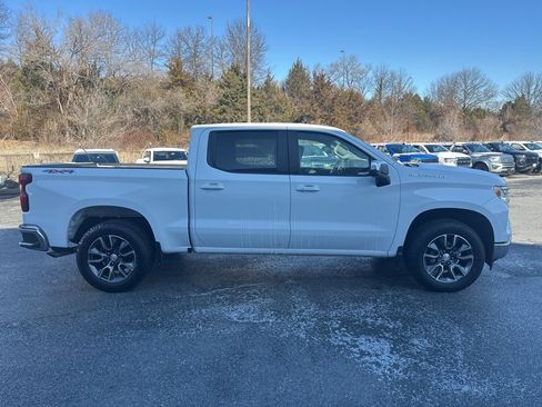 Used 2022 Chevrolet Silverado 1500 LT image 4