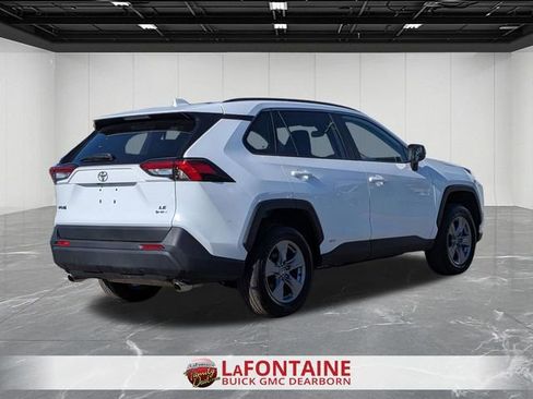 Used 2025 Toyota RAV4 LE AWD/4WD image 5