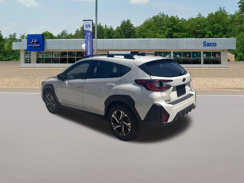 Used 2024 Subaru Crosstrek 2.0i Premium AWD/4WD image 3