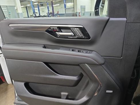 New 2026 Chevrolet Suburban RST w/ RST Capability Package AWD/4WD image 31