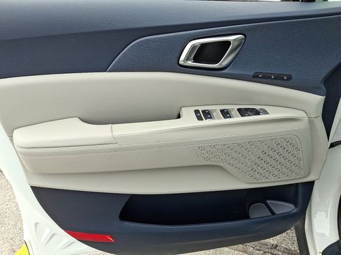 New 2026 Kia Carnival EX FWD image 13