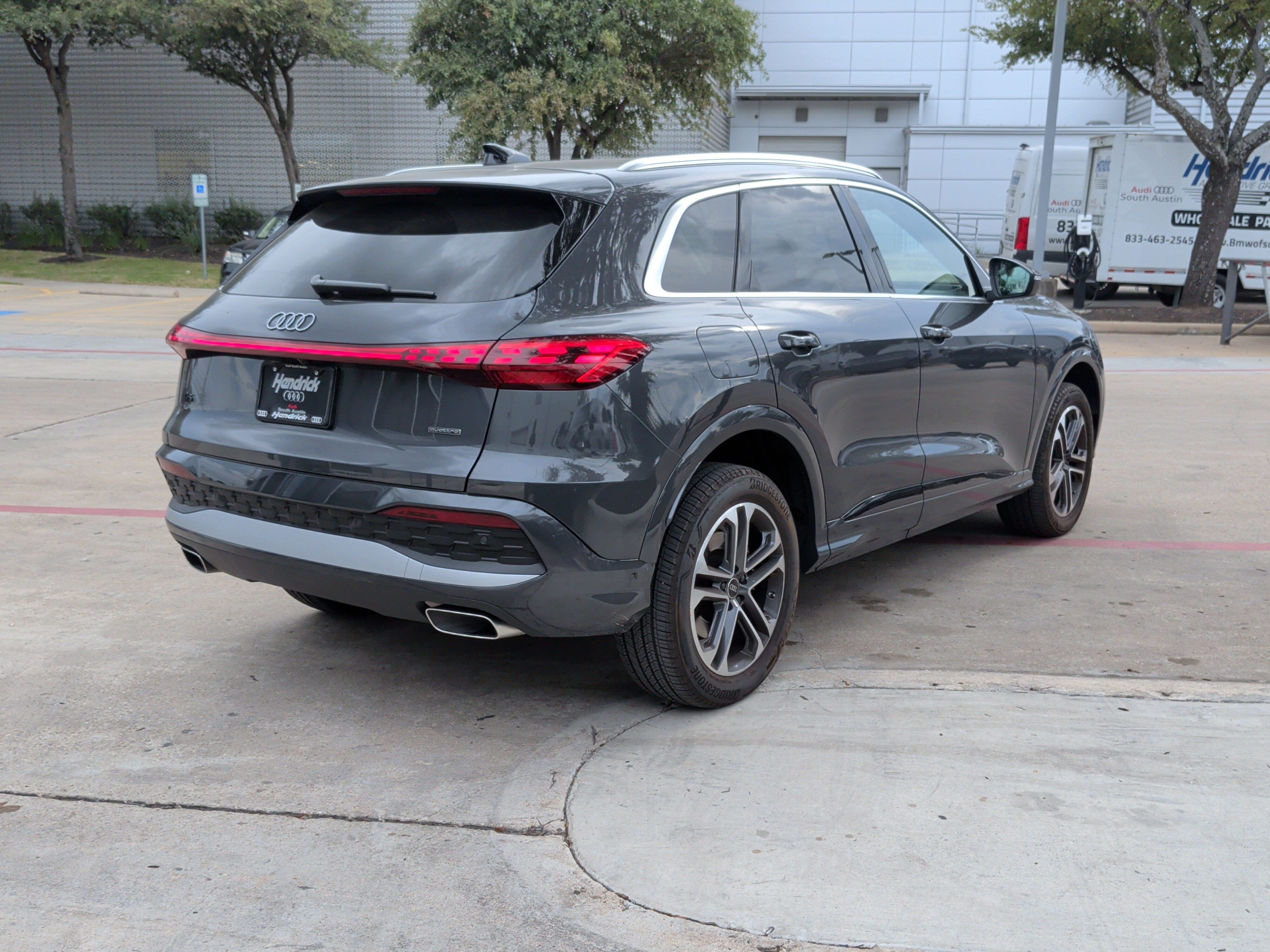 Used 2025 Audi Q5 Premium w/ Convenience Package AWD/4WD image 9