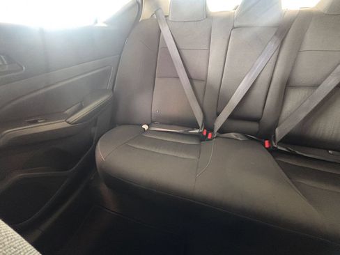 Used 2025 Nissan Altima 2.5 SV FWD image 40