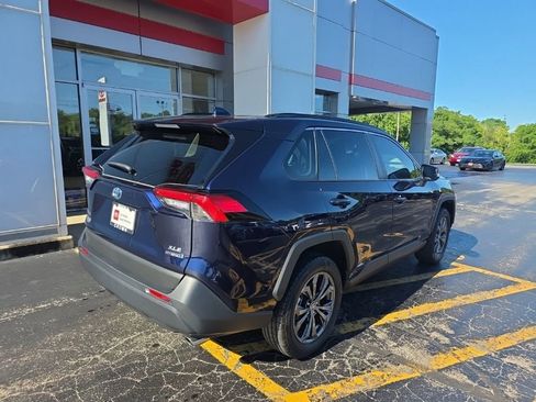 Used 2022 Toyota RAV4 XLE Premium AWD/4WD image 3