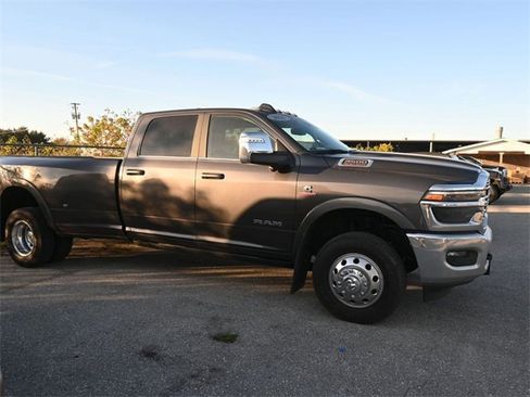 Used 2025 RAM 3500 Longhorn image 20