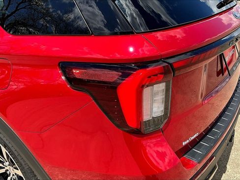 Used 2025 Ford Explorer ST-Line RWD image 24