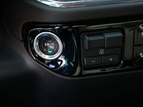 Used 2025 Chevrolet Silverado 1500 LT image 21