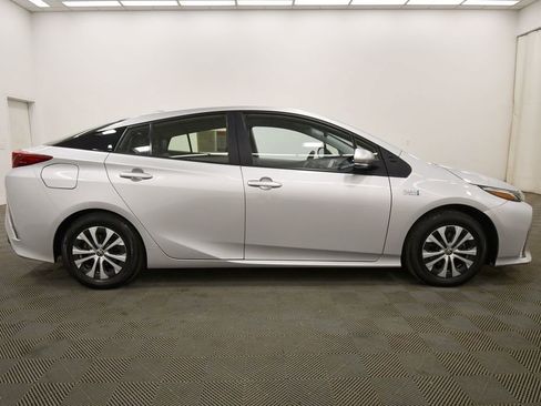 Used 2021 Toyota Prius Prime XLE w/ Carpet Mat Package (TMS) image 9
