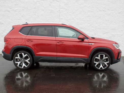 Used 2022 Volkswagen Taos SEL image 5