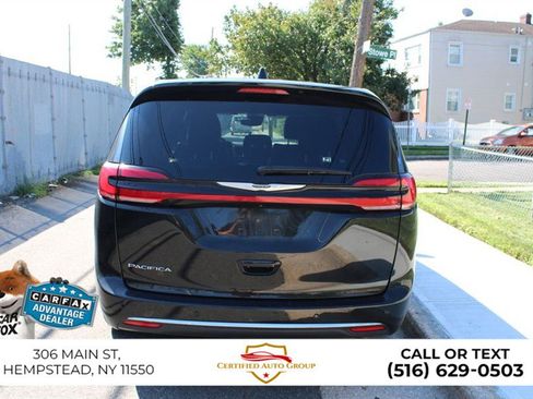 Used 2025 Chrysler Pacifica Select FWD image 6