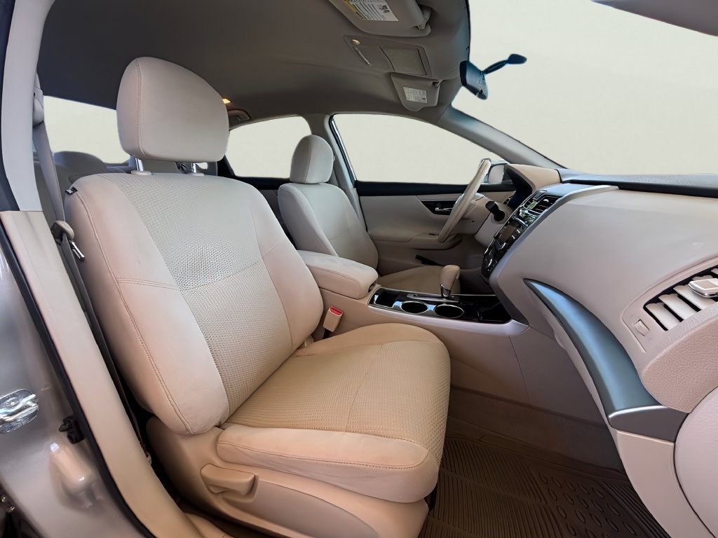 Used 2014 Nissan Altima 2.5 SV FWD image 3