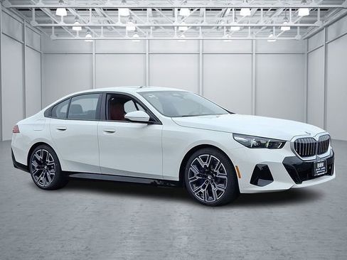 Certified 2026 BMW 530i xDrive w/ M Sport Package image 3