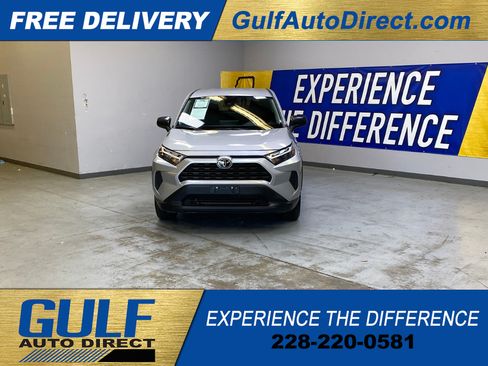 Used 2025 Toyota RAV4 LE AWD/4WD image 3