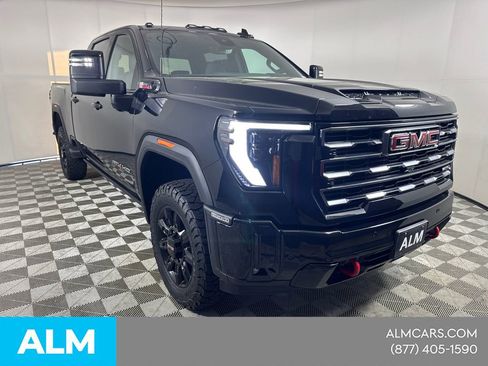Used 2025 GMC Sierra 2500 AT4 w/ Technology Package image 4