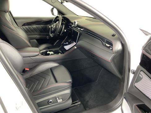 Certified 2023 Maserati Grecale Modena image 28