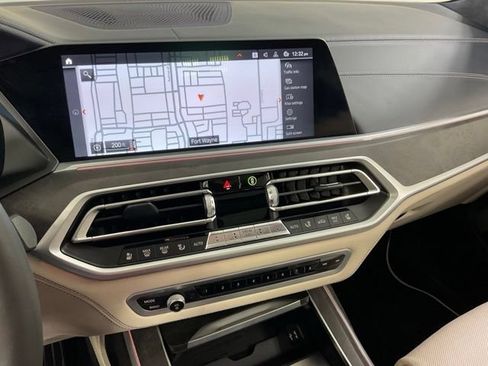 Used 2022 BMW X7 M50i w/ Dynamic Handling Package AWD/4WD image 16
