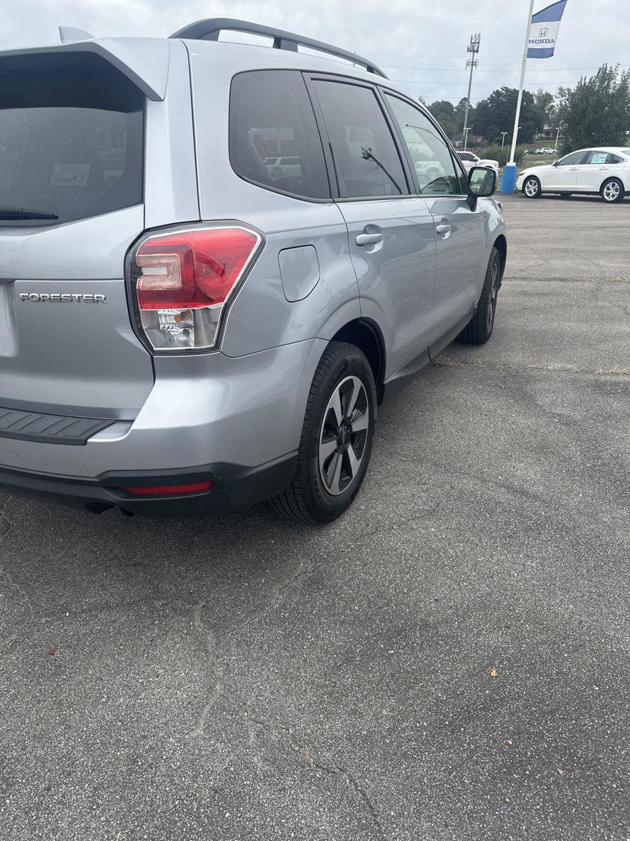 Used 2018 Subaru Forester 2.5i Premium AWD/4WD image 5