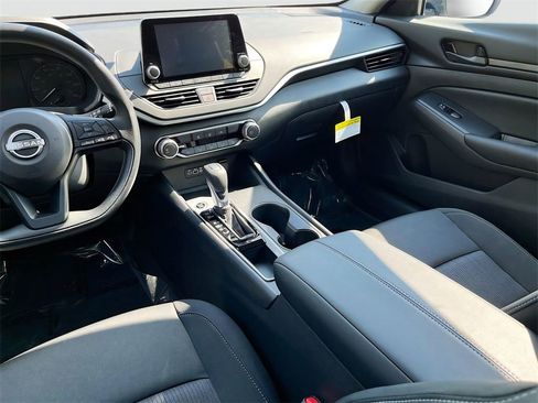 Certified 2025 Nissan Altima 2.5 S image 24